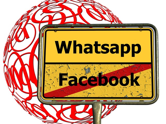 WhatsApp und Facebook - Quelle: Pixabay